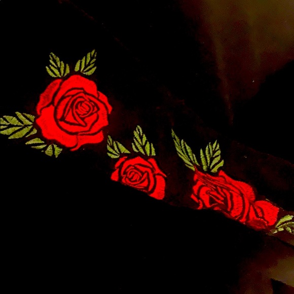 L.A. Hearts hoodie in black with red roses - Picture 3 of 3